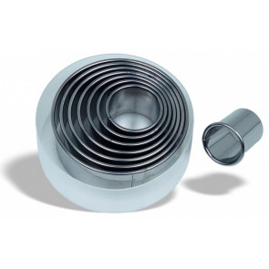 Set of 8 smooth round pastry cutters in stainless steel Size ø da cm. 3 a cm. 10 Model 670-300