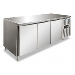 Ventilated refrigerated counter Model SNACK3100TNF Three doors