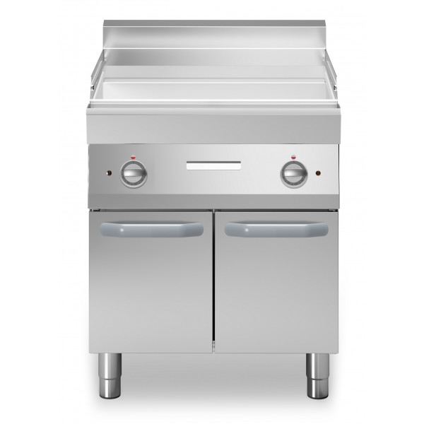 Electric fry top Chromed smooth plate MDLR Cabinet with doors Model F7070FTECLP