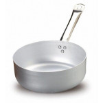 Low-level aluminium casserole with a handle for induction kitchens Thickness 3 cm Dimensions ø cm. 24 x 9h Induction surface ø cm. 18 Capacity' lt. 4,1 Model 290-524