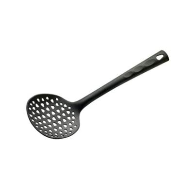 Utensili da cucina in plastica