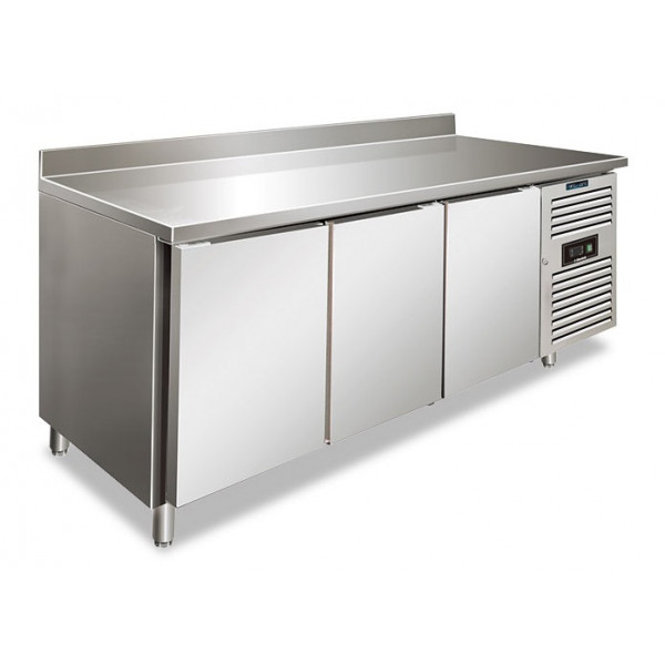 Tavolo freezer ventilato con alzatina Modello SNACK3200BTF Tre porte