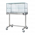 Termovetrina con carrello SDF Struttura in acciaio inox Temperatura °C +30 /+ 90 Controllo termostatico Vetri diritti Capacità N. 3 VASSOI cm 40x60 Dim. Cm L 130 x P 70 x H 135 Modello TC130E